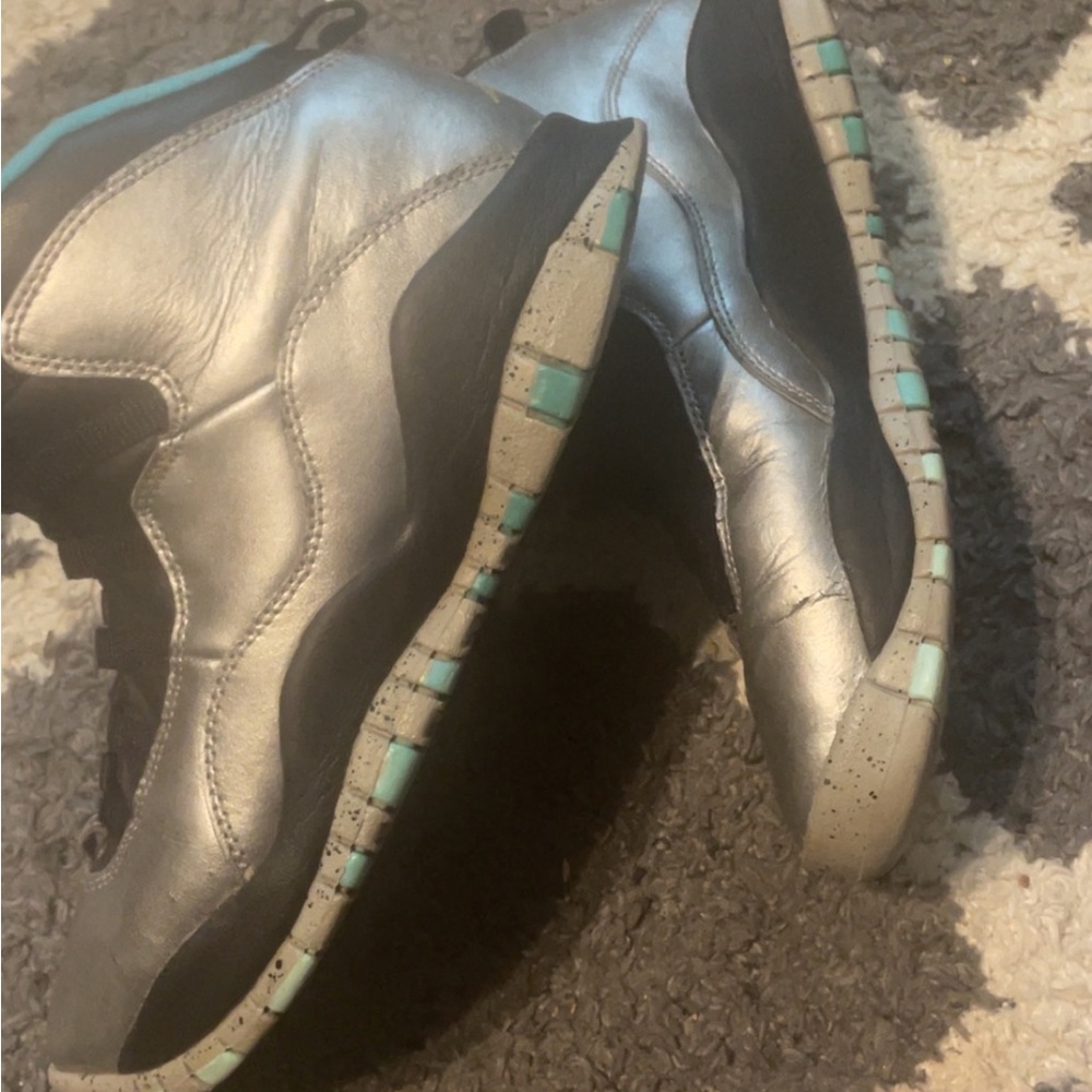 Worn Jordan’s big kids 7